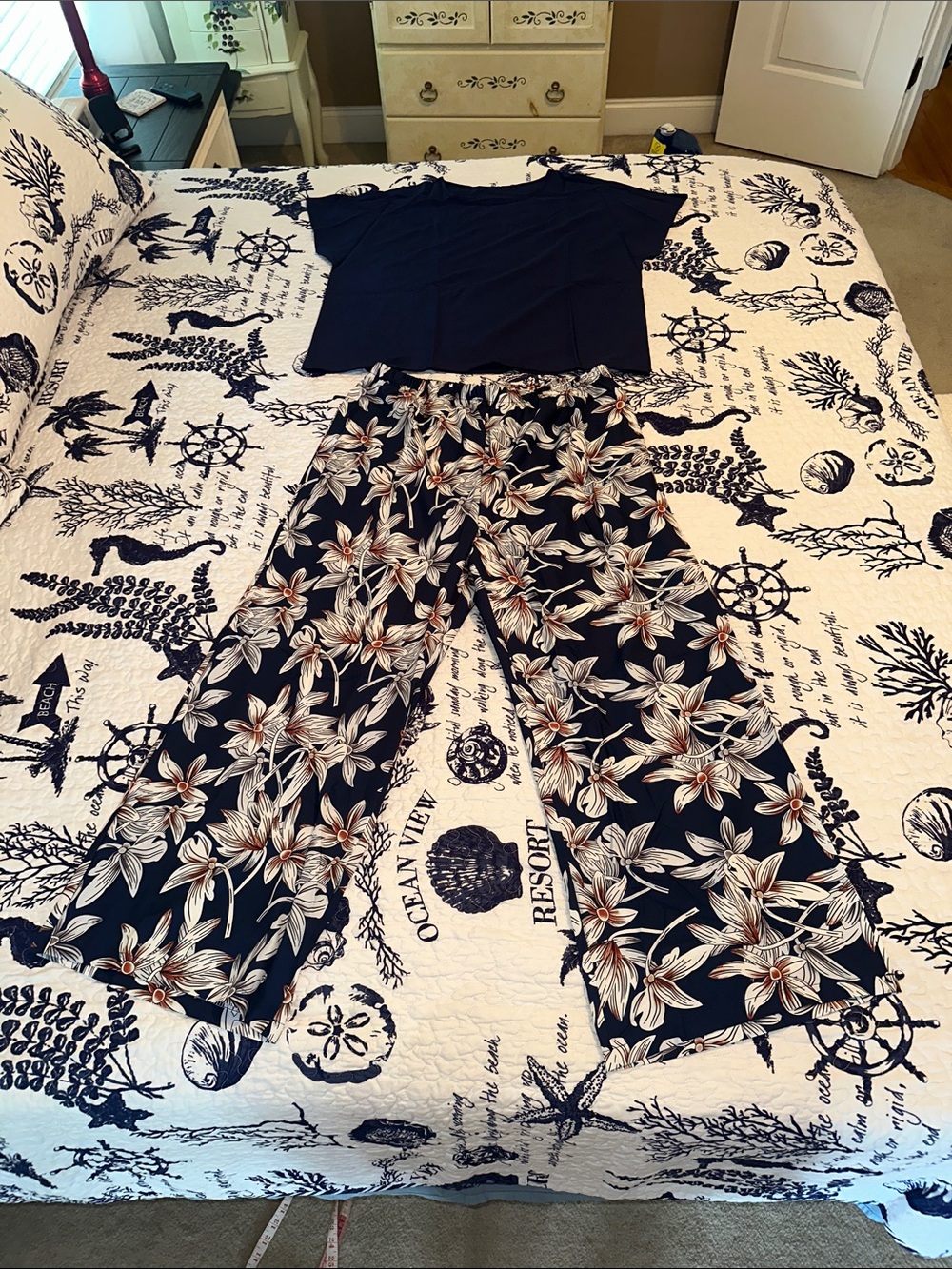 Wide-Leg Floral Print Women’s Pants - Black